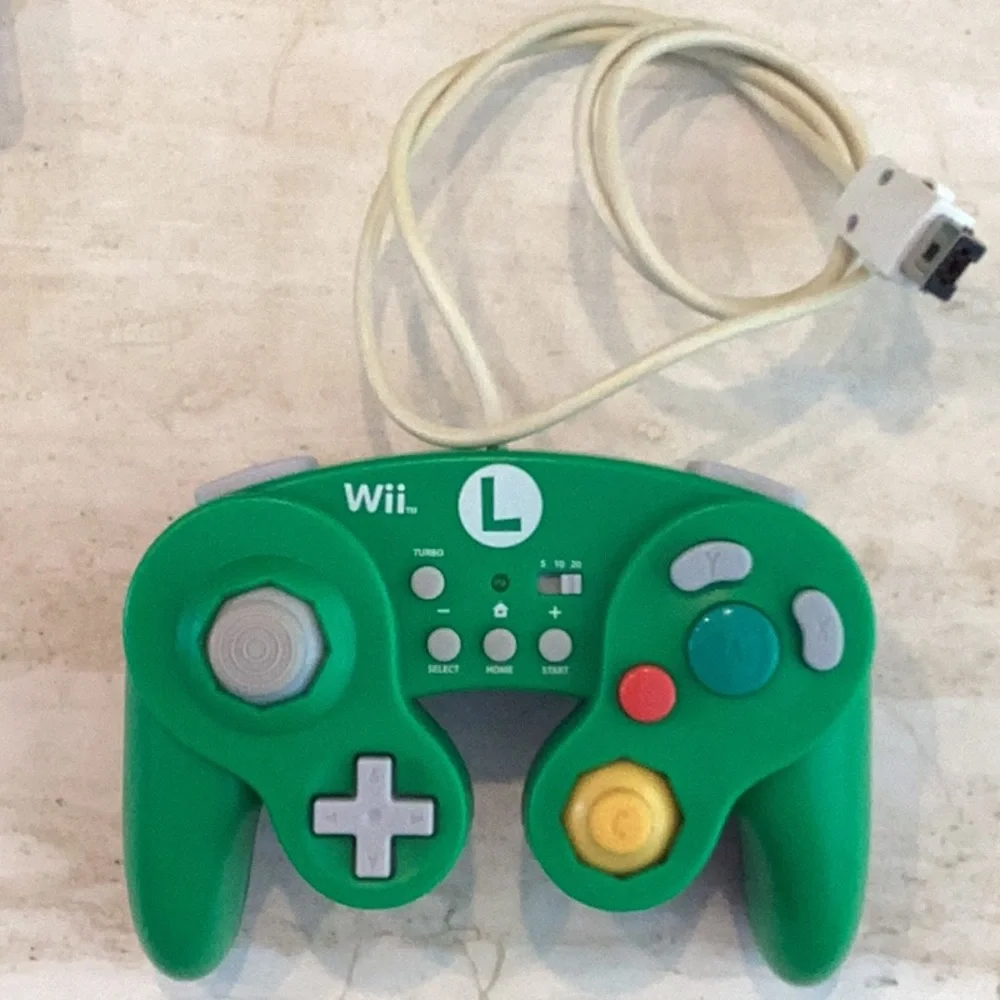 Luigi Wired Fight Pad PDP & Nintendo Wii Motion Plus Remote Controller Wheel Lot